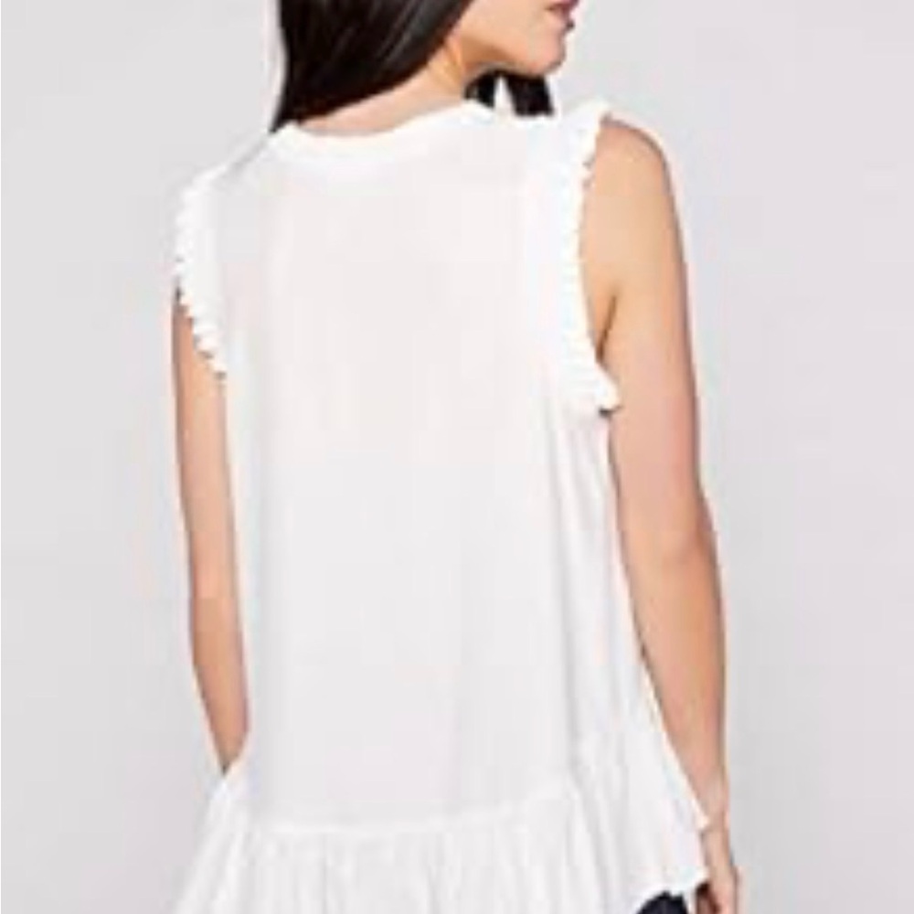 Cinq à Sept Ruffle Hem Sleeveless Top – Size Medium